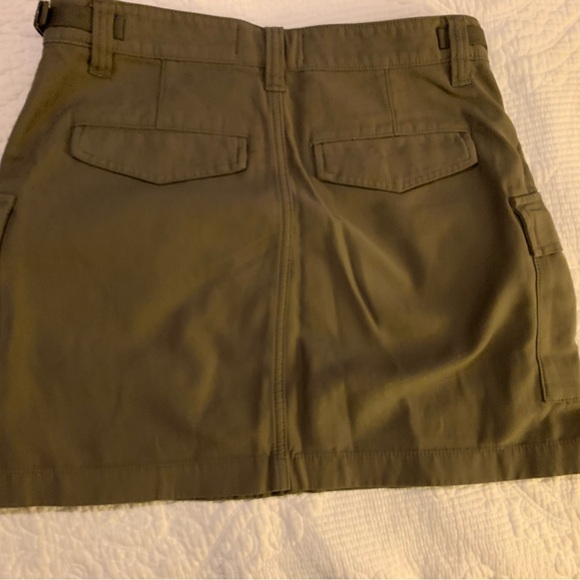 Aritzia TNA Cargo Skirt - Picture 3 of 4